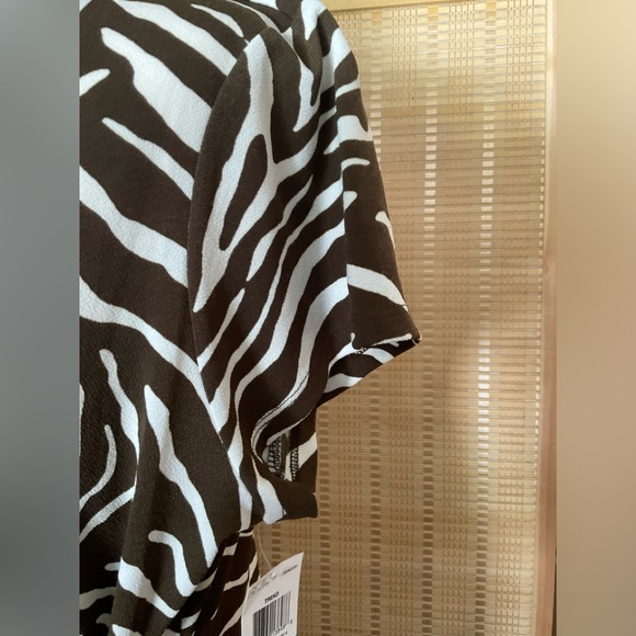 Dress - Picture 3 of 5